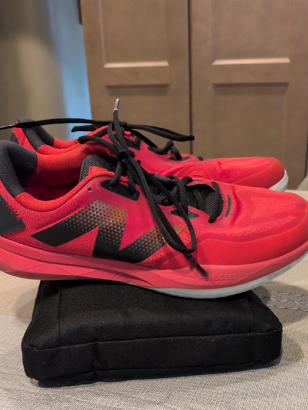 Men's new balance sneakers